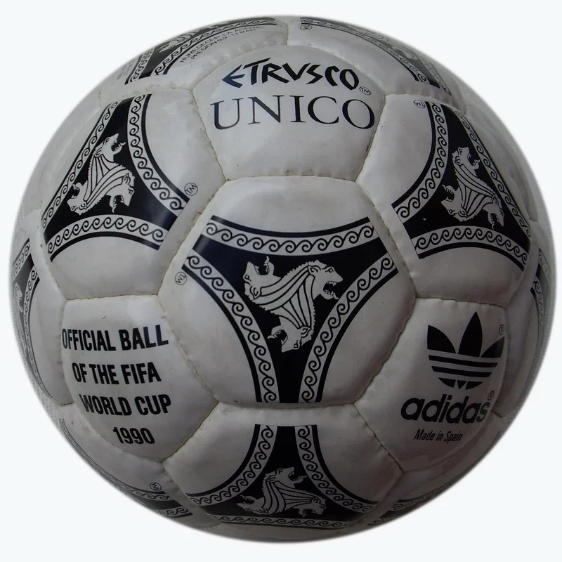 post card adidas Etrusco Unico.webp